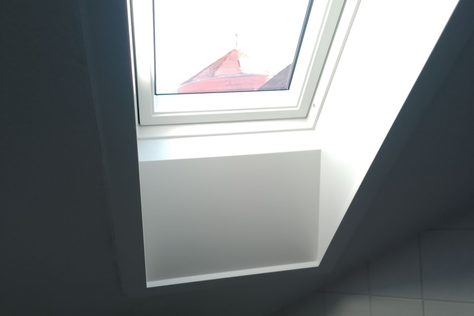Dachfenster mit fertig ausgebautem Innenfutter für mehr Tageslicht