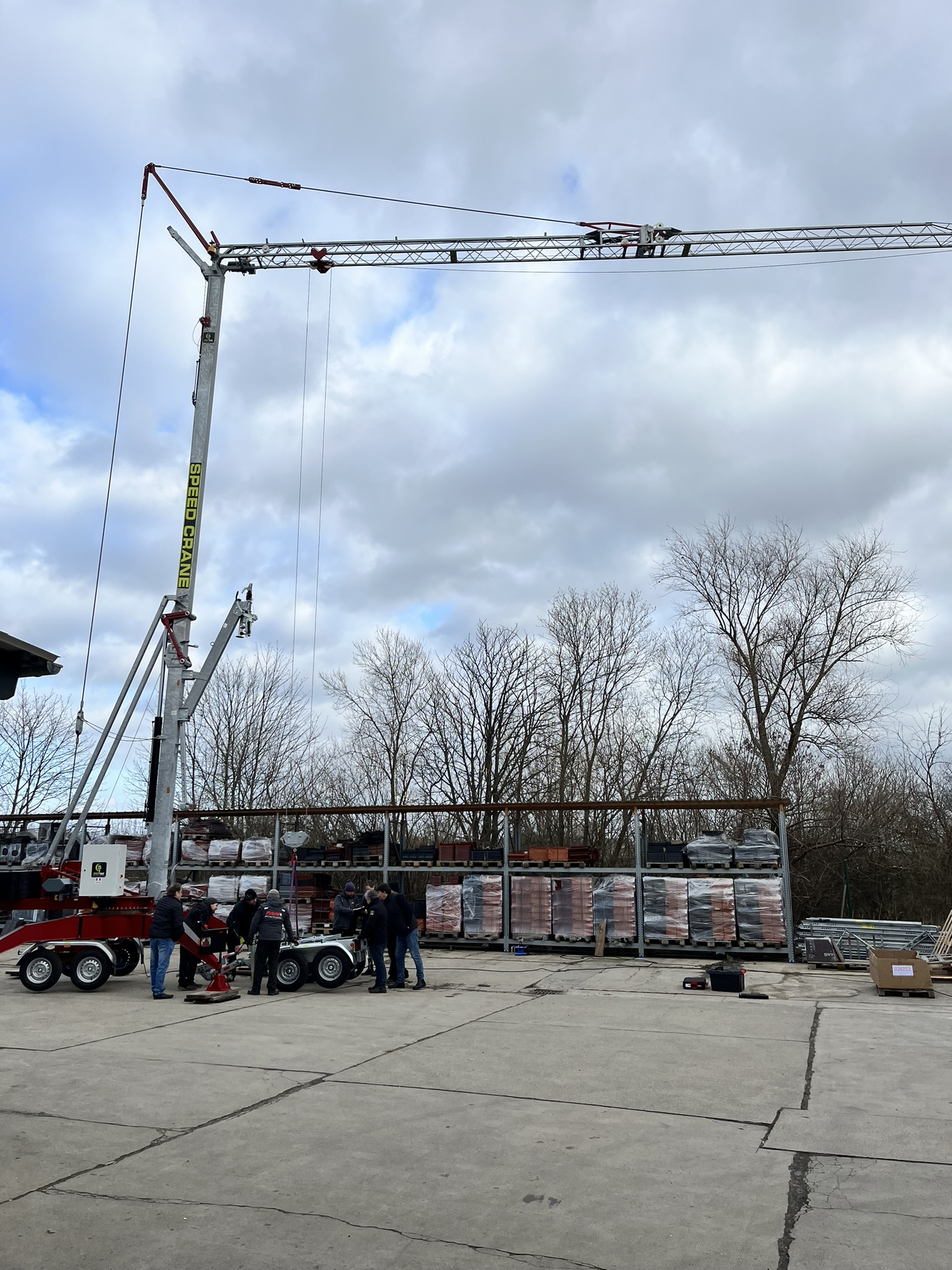 Speed Crane mit ausgefahrenem Ausleger